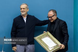 دکتر پزشکیان در مراسم تکریم و معارفه: دکتر دبیری و ظریف نیازی به مقام ندارند؛ از توانمندی‌های آن‌ها برای اعتلای کشور استفاده خواهد شد